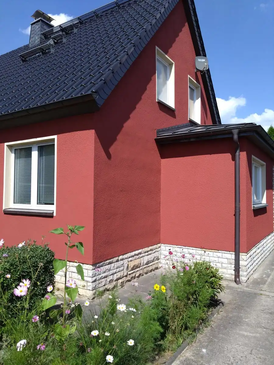 Farbnuance GmbH - Malermeister-Fachbetrieb aus Pirna - Referenz - Fassadenanstrich und Fassadenreinigung