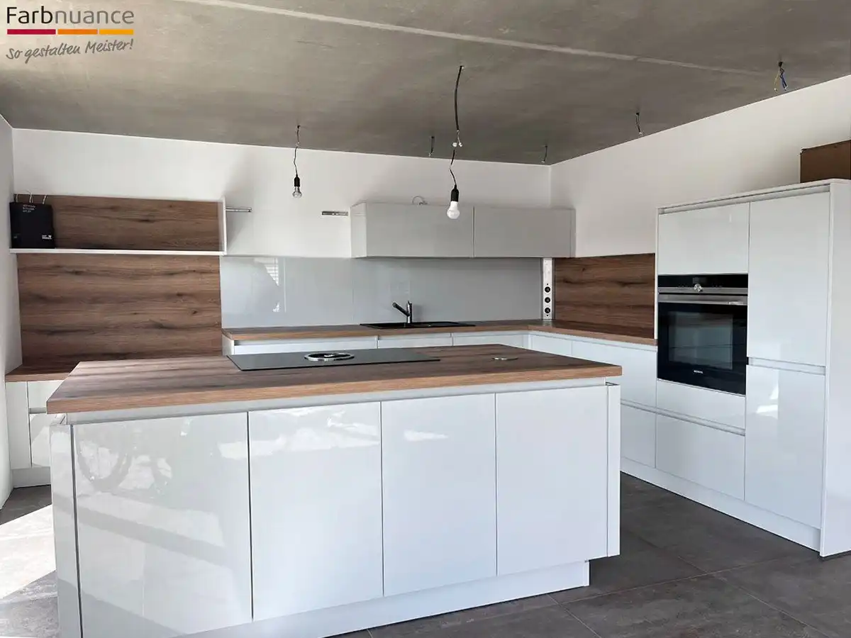 Farbnuance GmbH - Malermeister-Fachbetrieb aus Pirna - Blog - Sanierung Einfamilienhaus - Küche mit Sichtbetondecke